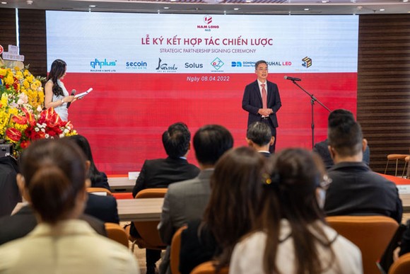 Ông Trần Xuân Ngọc – Tổng Giám đốc Tập đoàn Nam Long phát biểu tại buổi ký kết