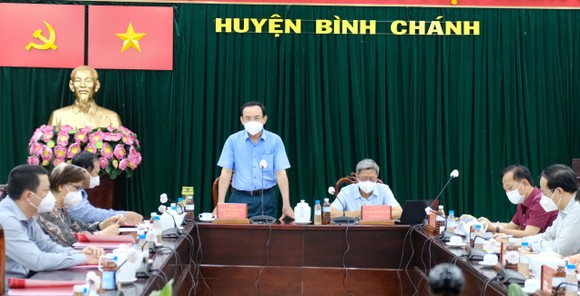 Bí thư Thành ủy TPHCM Nguyễn Văn Nên đi thăm, động viên F0 trong bệnh viện dã chiến ảnh 5