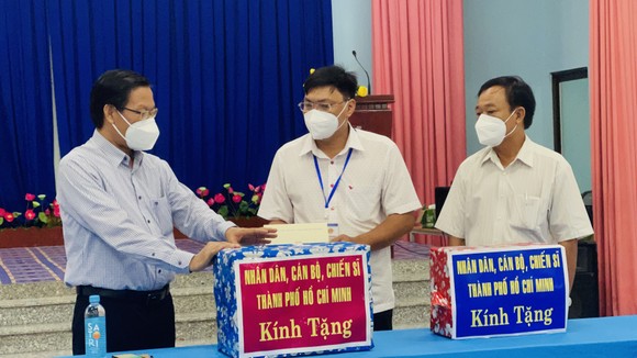 Phó Bí thư Thường trực Thành ủy TPHCM Phan Văn Mãi: Xây dựng cộng đồng an toàn và không Covid-19 ảnh 3