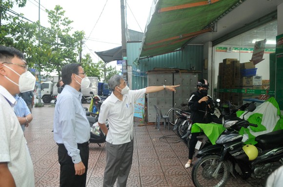 Phó Bí thư Thường trực Thành ủy TPHCM Phan Văn Mãi: Xây dựng cộng đồng an toàn và không Covid-19 ảnh 4