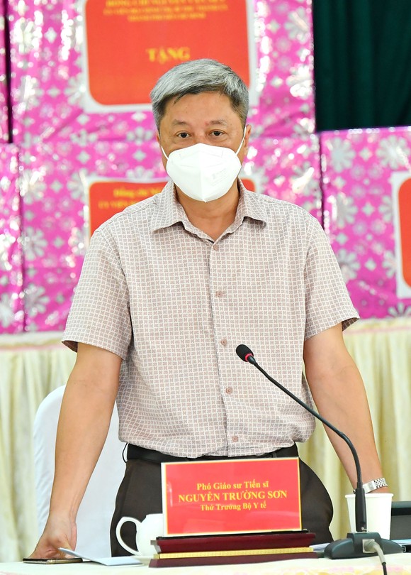 Bí thư Thành ủy TPHCM Nguyễn Văn Nên: Vừa đảm bảo chống dịch, vừa đảm bảo 'sức khỏe' nền kinh tế ảnh 3