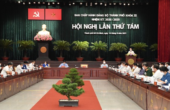 Bí thư Thành ủy TPHCM Nguyễn Văn Nên phát biểu tại Hội nghị Thành ủy. Ảnh:VIỆT DŨNG