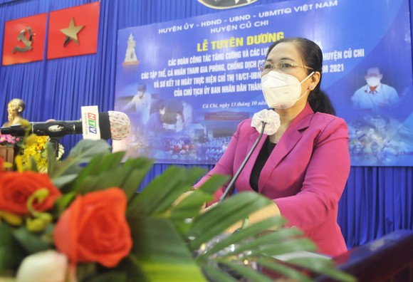 Chủ tịch HĐND TPHCM Nguyễn Thị Lệ phát biểu tại buổi lễ. Ảnh: CAO THĂNG