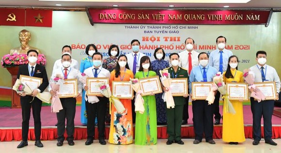 Trung úy Lê Hảo đoạt giải nhất hội thi Báo cáo viên giỏi cấp TPHCM năm 2021 ảnh 4