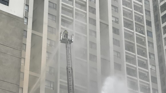 Cảnh sát sử dụng Flycam diễn tập phòng cháy chung cư cao tầng ảnh 5