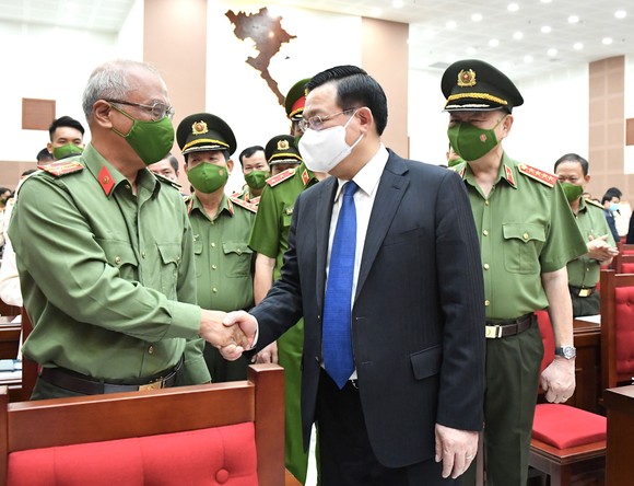 Bí thư Thành ủy TPHCM Nguyễn Văn Nên: Sự cống hiến của lực lượng công an nhân dân vô cùng to lớn ảnh 2