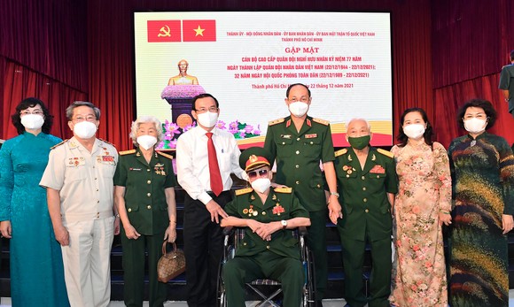 Bí thư Thành ủy TPHCM Nguyễn Văn Nên: Tình quân dân đã tạo thành sức mạnh chiến thắng đại dịch ảnh 2