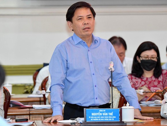 Bộ trưởng Bộ GTVT Nguyễn Văn Thể: Giao thông TPHCM đang ách tắc khắp nơi ảnh 1