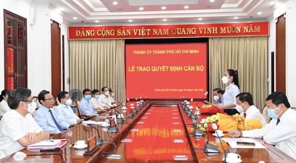 Đồng chí Lê Thị Hờ Rin giữ chức Phó Chủ nhiệm Ủy ban Kiểm tra Thành ủy TPHCM ảnh 5