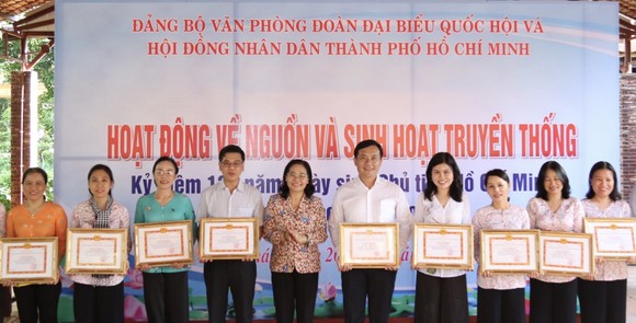 Văn phòng Đoàn ĐBQH và HĐND TPHCM tổ chức về nguồn tại tỉnh Đồng Tháp ảnh 4