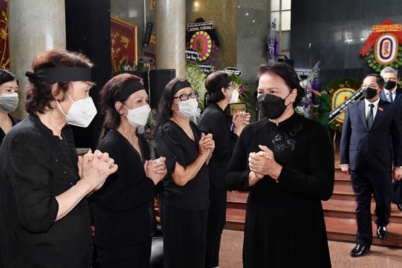 Lãnh đạo, nguyên lãnh đạo Đảng, nhà nước viếng cô Bảy Huệ ảnh 3