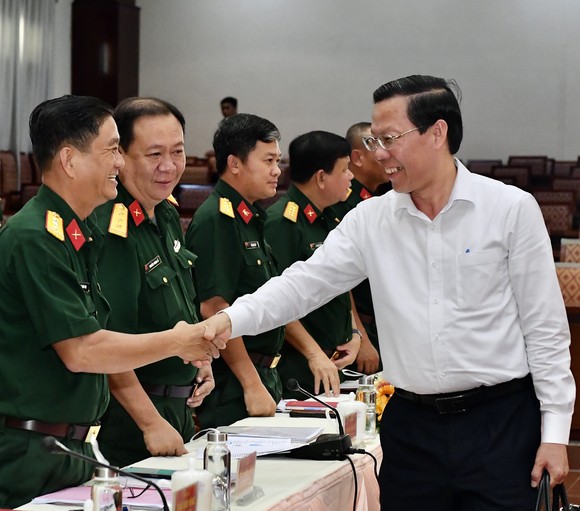 Bí thư Thành ủy TPHCM Nguyễn Văn Nên: Phối hợp thực hiện nhiệm vụ quân sự, quốc phòng địa phương tốt hơn ảnh 4