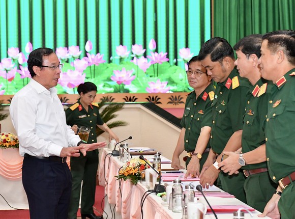 Bí thư Thành ủy TPHCM Nguyễn Văn Nên: Phối hợp thực hiện nhiệm vụ quân sự, quốc phòng địa phương tốt hơn ảnh 3
