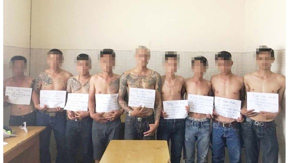 Bắt giữ con nợ để đòi tiền chuộc ảnh 1