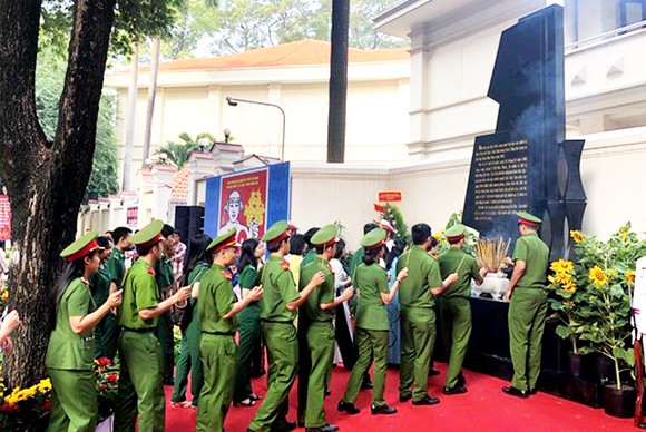Khánh thành Bia Tưởng niệm chiến sĩ biệt động Sài Gòn hy sinh Tết Mậu Thân 1968 ảnh 2