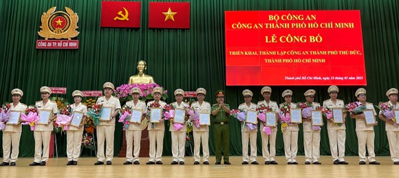Đại tá Nguyễn Hoàng Thắng giữ chức vụ Trưởng Công an TP Thủ Đức ảnh 3