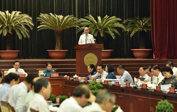 Hội nghị Thành ủy TPHCM bàn kế hoạch nhân sự cho nhiệm kỳ tới ảnh 2
