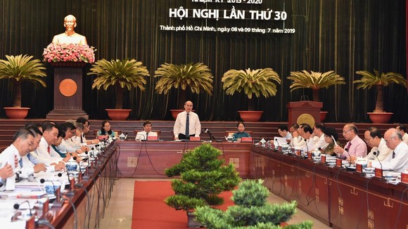 Bí thư Thành ủy TPHCM Nguyễn Thiện Nhân Phát biểu tại Hội nghị lần thứ 30 Ban Chấp hành Đảng bộ TPHCM khóa X. Ảnh: VIỆT DŨNG 