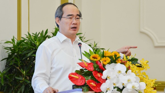 Bí thư Thành ủy TPHCM Nguyễn Thiện Nhân: Ngăn chặn sự phá sản của doanh nghiệp ảnh 2