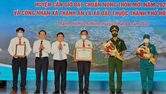 Chủ tịch UBND TPHCM Nguyễn Thành Phong: Tạo mọi thuận lợi để Cần Giờ hoàn thành nhiệm vụ ảnh 2