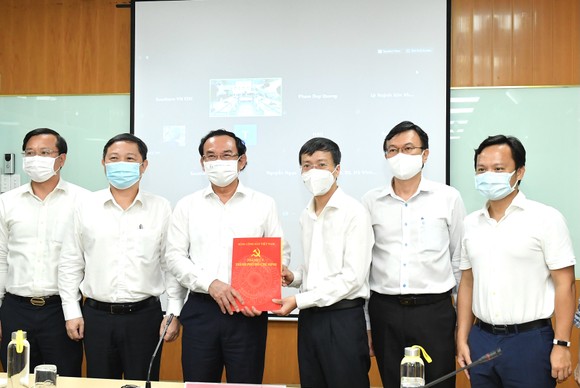 Bí thư Thành ủy TPHCM Nguyễn Văn Nên thăm, động viên đơn vị tuyến đầu chống dịch ảnh 3