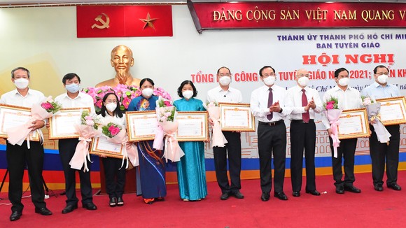 Bí thư Thành ủy TPHCM Nguyễn Văn Nên: Bảo vệ sinh hoạt, đời sống bình thường của người dân trong điều kiện có dịch, có bệnh ảnh 2