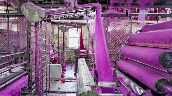 Công nghiệp nhuộm (vải, sợi) thuộc nhóm loại hình sản xuất công nghiệp có nguy cơ gây ô nhiễm môi trường
