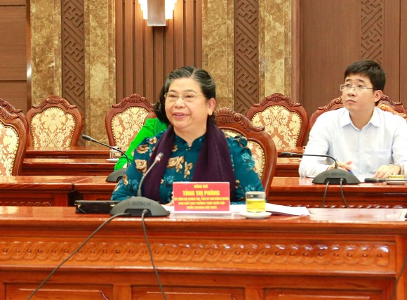 Đảng đoàn Quốc hội cho ý kiến vào Dự thảo Báo cáo chính trị của Đảng bộ TP Hà Nội ảnh 4