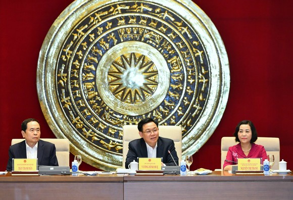 Chủ tịch Quốc hội Vương Đình Huệ chủ trì phiên họp với Ban Công tác đại biểu thuộc UBTVQH. Ảnh: QUANG PHÚC