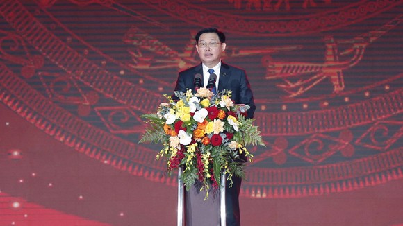 Chủ tịch Quốc hội Vương Đình Huệ phát biểu tại lễ khai mạc Tuần lễ “Đại đoàn kết các dân tộc - Di sản văn hóa Việt Nam” năm 2021 