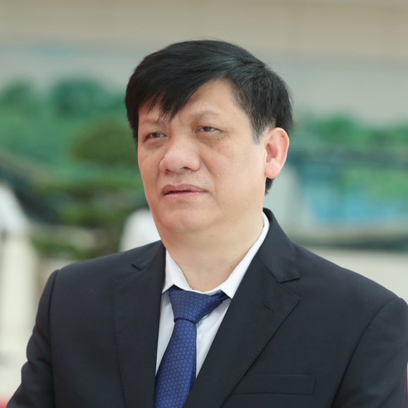 Quốc hội bãi nhiệm và phê chuẩn cách chức Bộ trưởng Bộ Y tế Nguyễn Thanh Long  ​ ảnh 1