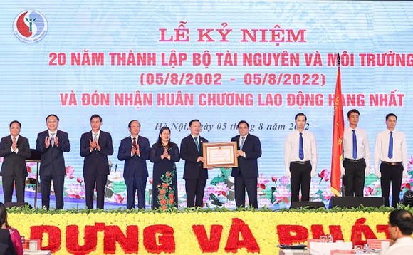 Thủ tướng Phạm Minh Chính: Cần lời giải phù hợp, hiệu quả cho những bài toán 'hóc búa' về tài nguyên, môi trường ảnh 1