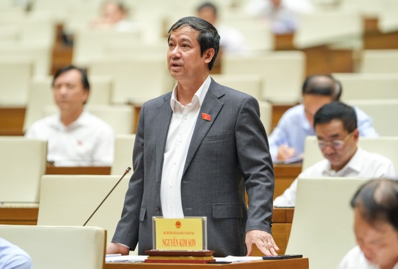 ĐB Nguyễn Thị Kim Thúy: 'Cơ quan chịu trách nhiệm thì không đủ thẩm quyền, còn cơ quan có thẩm quyền thì không phải chịu trách nhiệm' ảnh 1