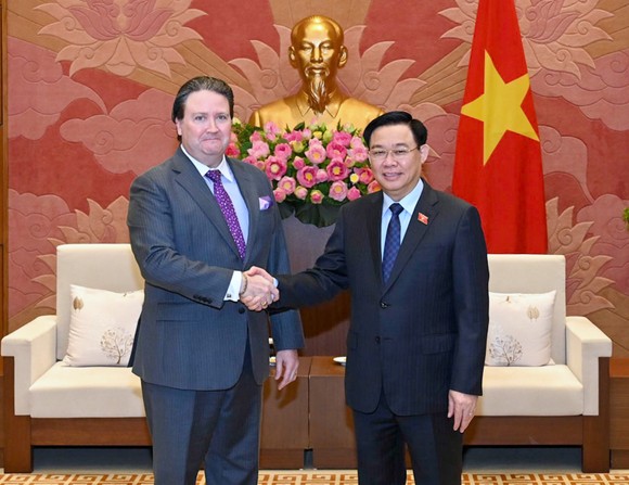 Chủ tịch Quốc hội Vương Đình Huệ tiếp Đại sứ Hoa Kỳ tại Việt Nam Marc E. Knapper ảnh 1