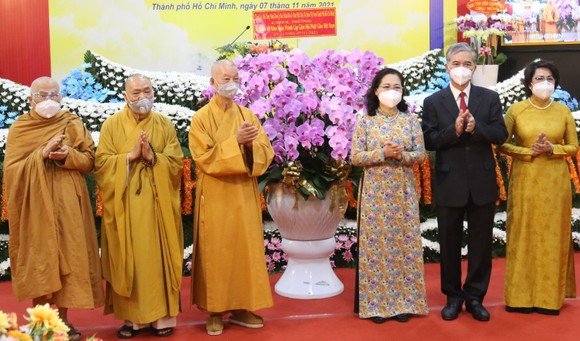 Lãnh đạo TPHCM tham dự Đại lễ kỷ niệm 40 năm thành lập Giáo hội Phật giáo Việt Nam ảnh 1