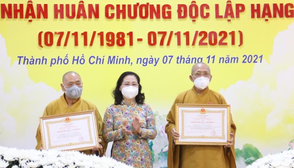 Lãnh đạo TPHCM tham dự Đại lễ kỷ niệm 40 năm thành lập Giáo hội Phật giáo Việt Nam ảnh 4