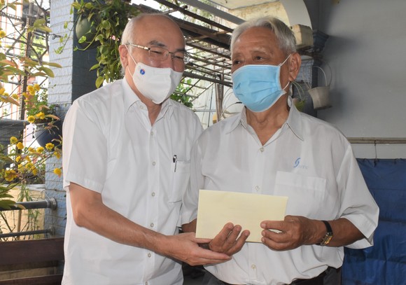 Đồng chí Phan Nguyễn Như Khuê thăm, chúc tết gia đình một số đồng chí nguyên lãnh đạo TPHCM ảnh 1