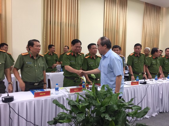 Công an TPHCM họp báo vụ nổ ở trước trụ sở công an phường 12, quận Tân Bình ảnh 1