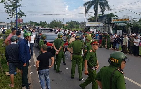  Bắt 1 đối tượng trong nhóm giang hồ chặn vây xe công an ở tỉnh Đồng Nai ảnh 1