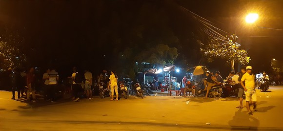 Thứ trưởng Bộ Công an tới hiện trường nơi công an vây bắt kẻ nổ súng ở Củ Chi ảnh 10