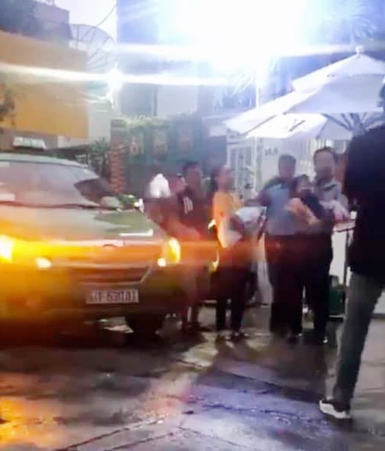 Truy nã một phụ nữ liên quan đến vụ án cựu thẩm phán TAND quận 4 cùng giảng viên xâm phạm chỗ ở người khác ảnh 2