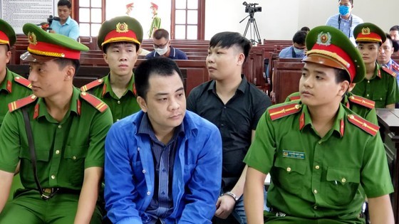 Giám đốc gọi điện giang hồ vây chặn xe công an ở Đồng Nai lãnh thêm 3 năm tù về tội trốn thuế ảnh 3