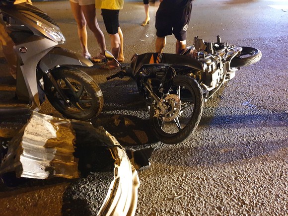 Xe ô tô “điên” tông nhiều xe máy khiến nhiều người bị thương ở quận Thủ Đức ảnh 8