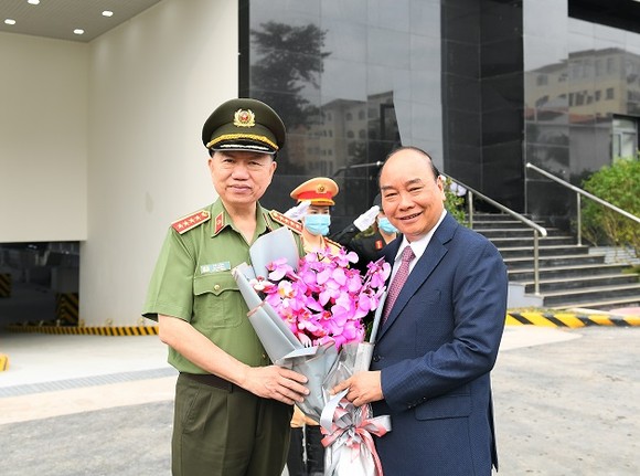 Thủ tướng Nguyễn Xuân Phúc dự khai mạc Hội nghị Công an toàn quốc lần thứ 76 ảnh 1