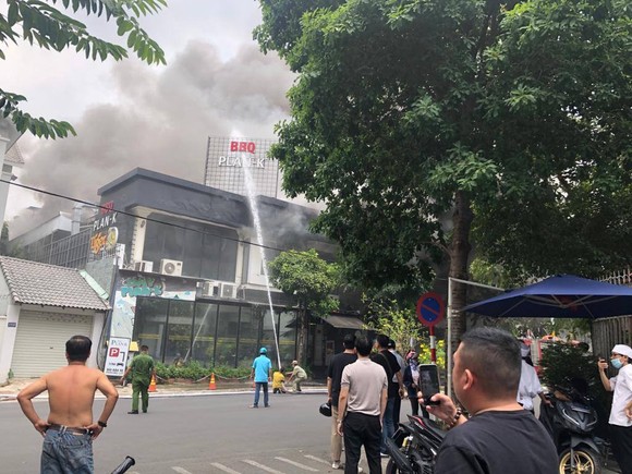 Cháy lớn tại nhà hàng BBQ Plan-K phường Thảo Điền ảnh 3