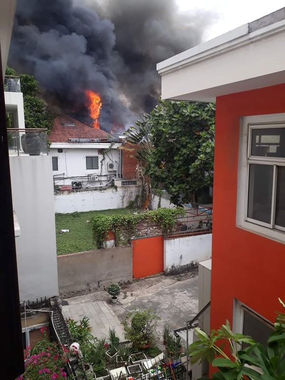 Cháy lớn tại nhà hàng BBQ Plan-K phường Thảo Điền ảnh 1