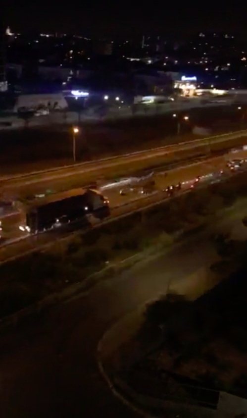 Hàng trăm 'quái xế' chặn xe đường cao tốc tổ chức đua xe ảnh 1