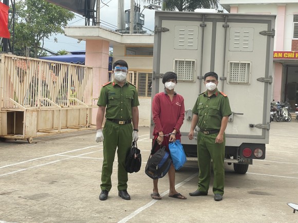 Bắt đối tượng truy nã sau 9 năm lẩn trốn ở huyện Bình Chánh ảnh 1