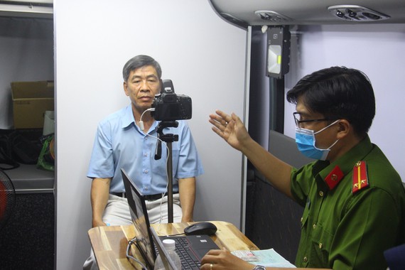 Đến hết 31-12-2021, Công an TPHCM cấp CCCD cho toàn bộ người dân kể cả tạm trú, thường trú ảnh 2