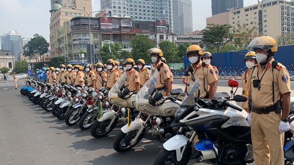 Công an kiểm tra Bến xe Miền Đông phát hiện tài xế nghi dương tính với ma tuý ảnh 8